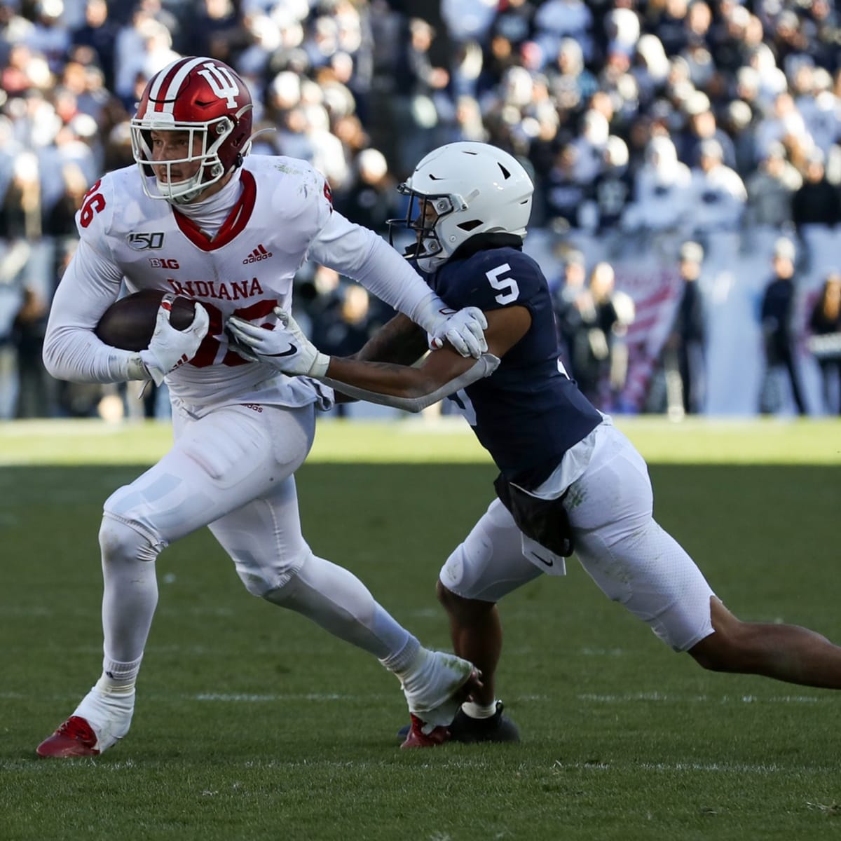 Indiana tight end Peyton Hendershot runs the 40-yard dash during the NFL  football scouting combine, Thursday, March 3, 2022, in Indianapolis. (AP  Photo/Darron Cummings Stock Photo - Alamy