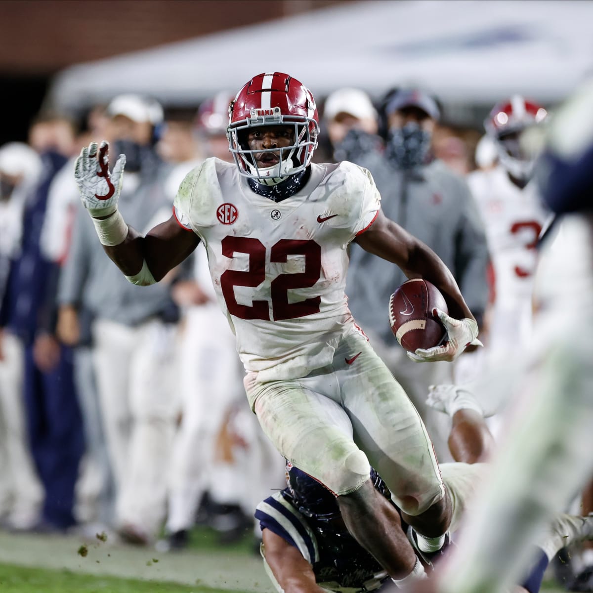 Najee Harris - Harris stacks up well against other Alabama running backs -  Fantasy Index