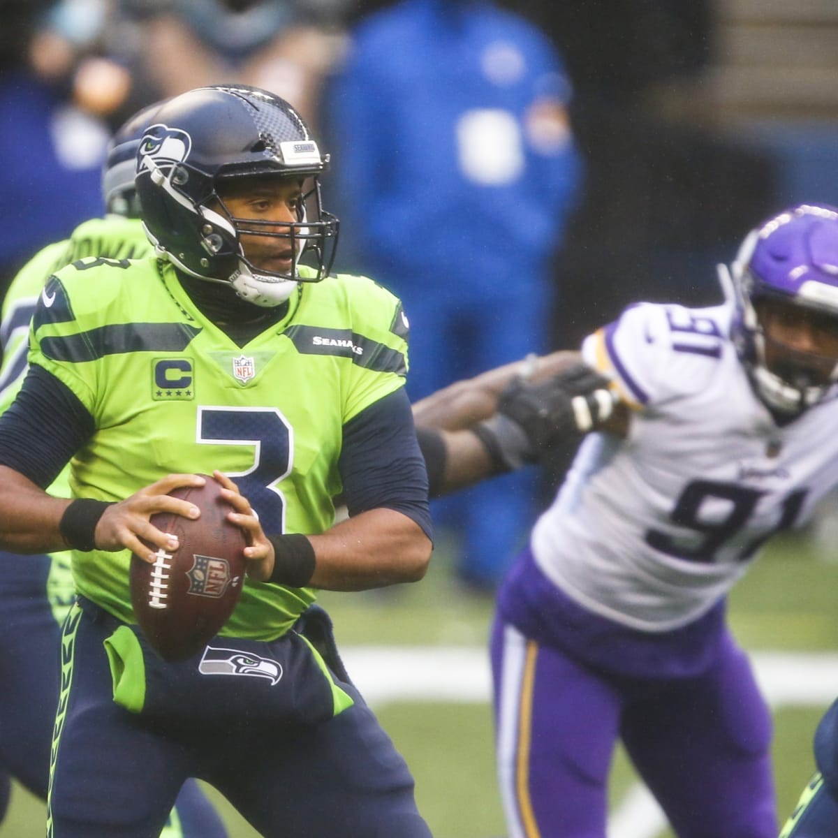 The @seahawks take on the Minnesota Vikings today at 1:25pm on #FOX13!  After the game, stick around for Seahawks Gameday, the official…