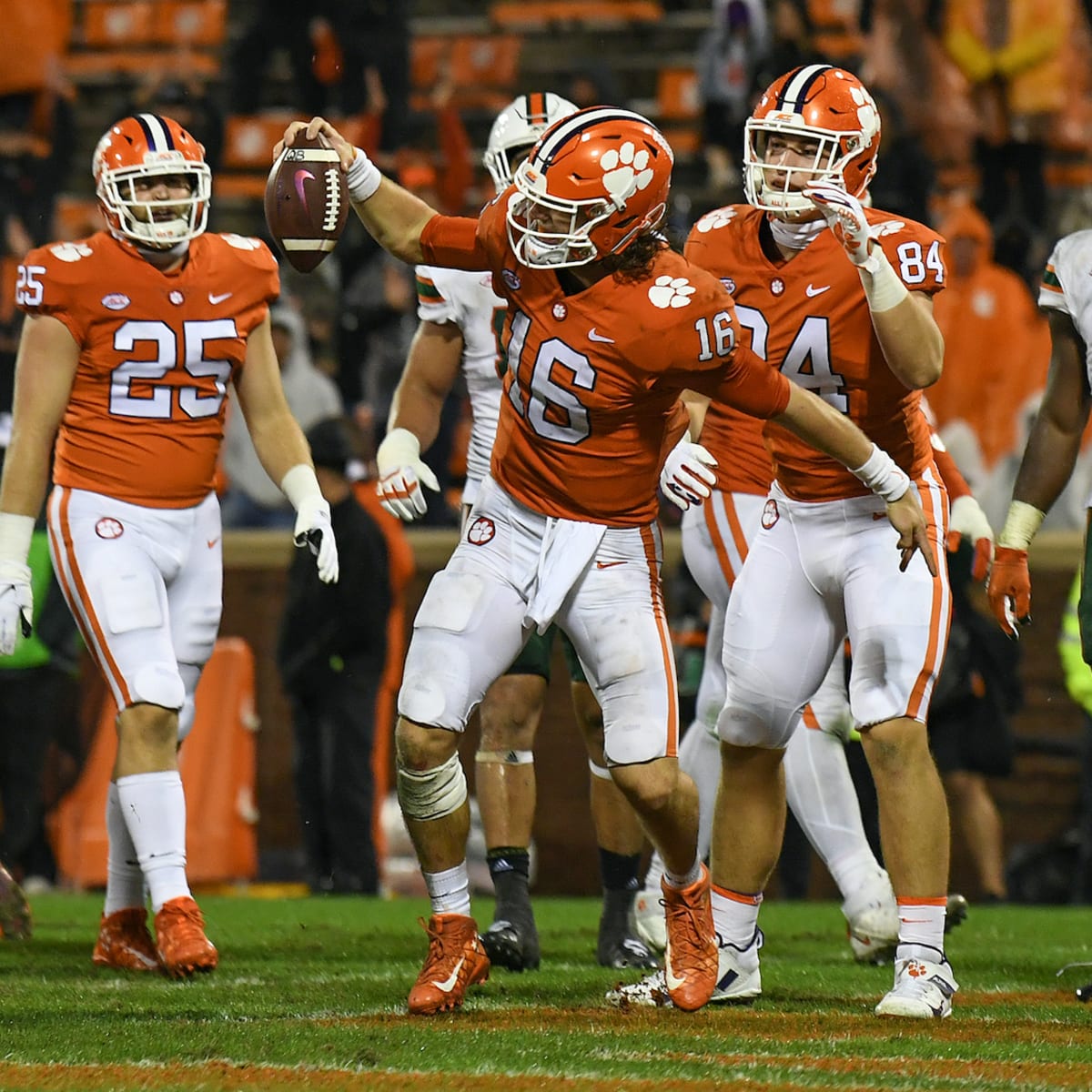 Clemson QB Trevor Lawrence says he doesn't feel pressure of expectations -  Sports Illustrated