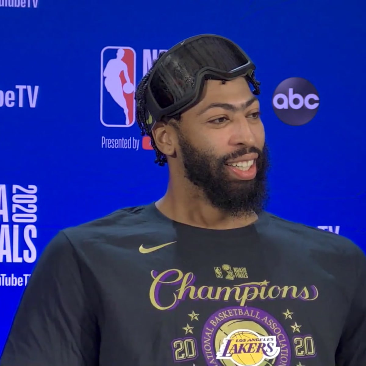 Anthony Davis says Kobe taught him how to 'get dressed for a game'