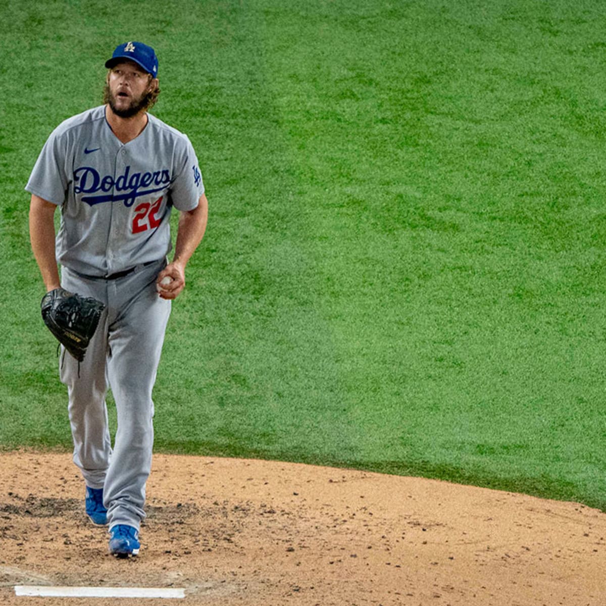 MLB playoffs: Dodgers rally to even NLCS 1-1 with Brewers