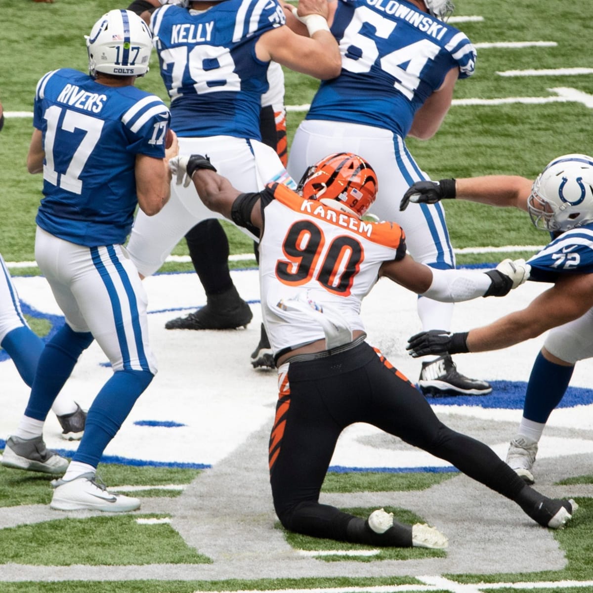 Nick Chubb, Kareem Hunt combine for 210 rushing yards in 35-30