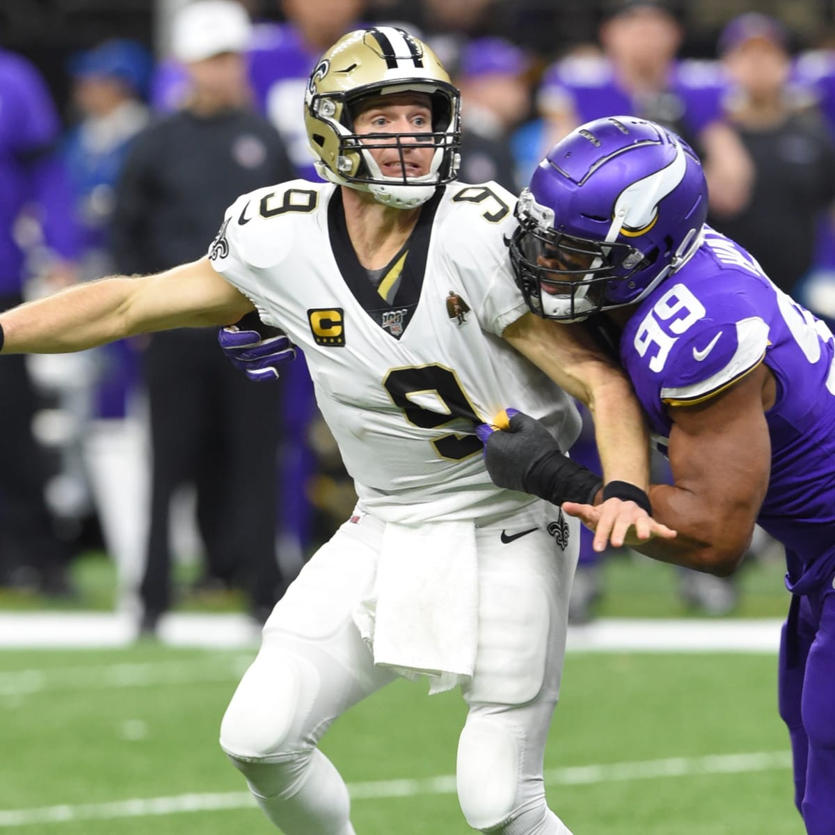 Watch Danielle Hunter return to field work after pec injury