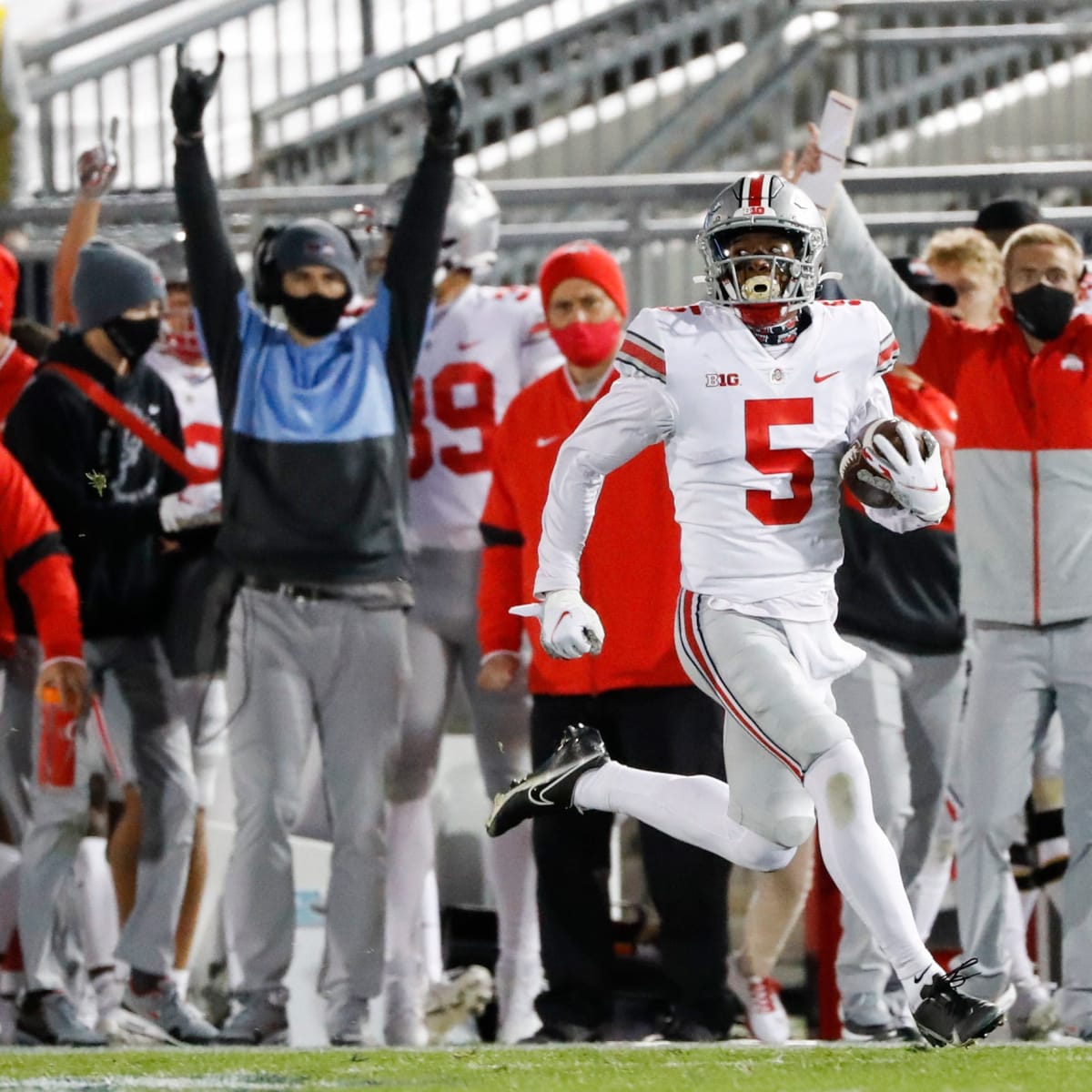 Garrett Wilson's Touchdown Reception Gives Ohio State Lead At Michigan -  Sports Illustrated Ohio State Buckeyes News, Analysis and More