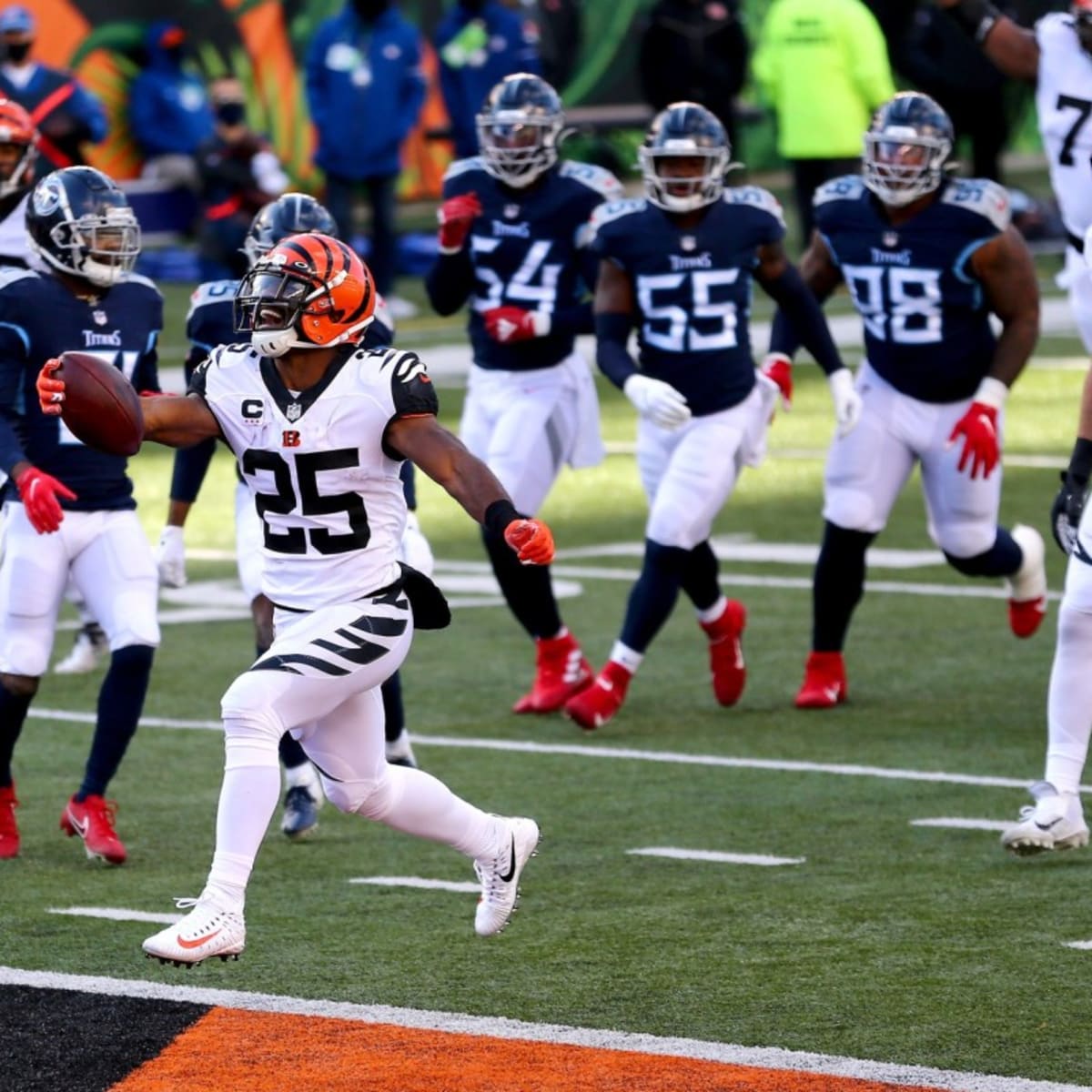 PHOTO GALLERY: Best Pictures From Tennessee Titans' Win Over the Cincinnati  Bengals - Sports Illustrated Tennessee Titans News, Analysis and More