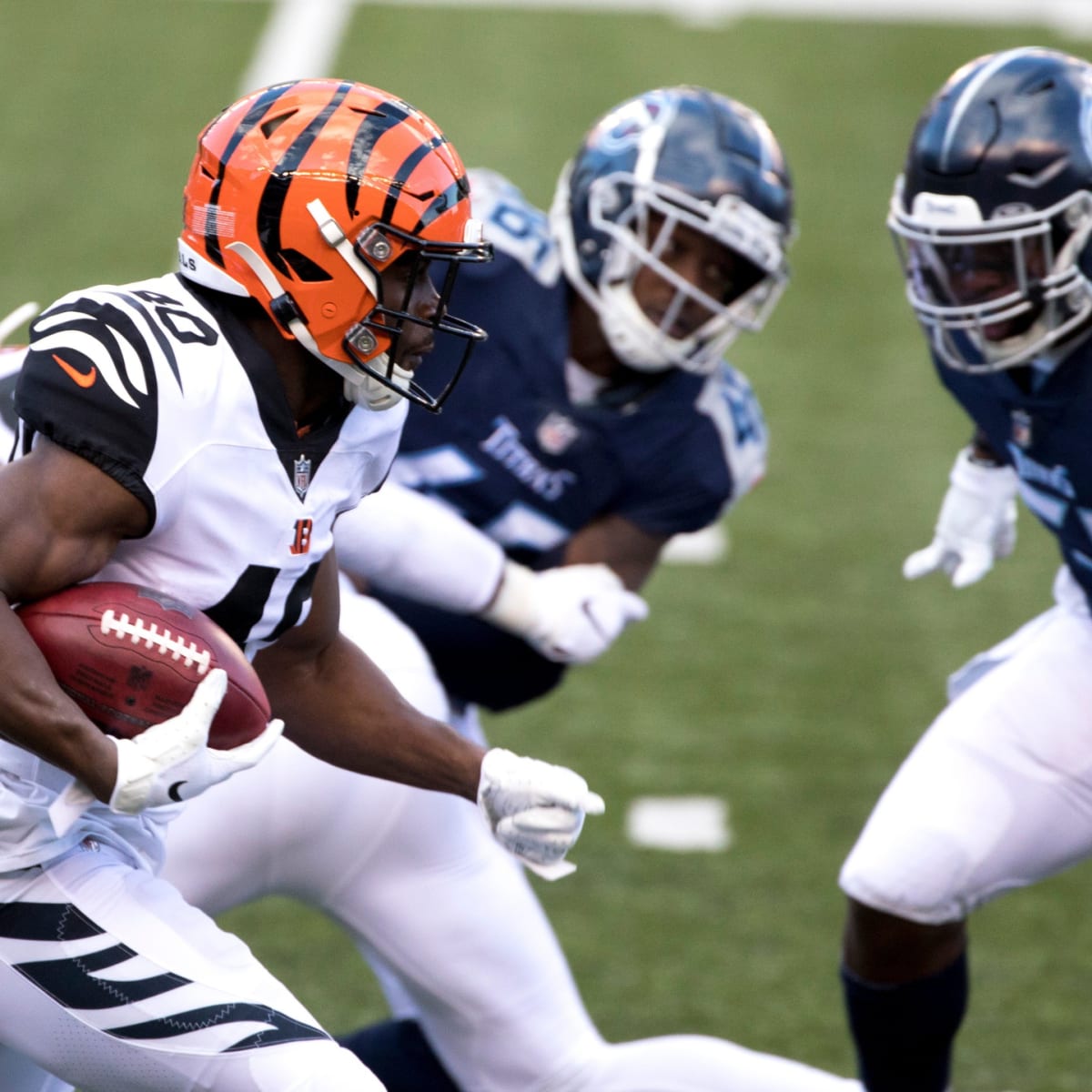 Cincinnati Bengals linebacker Akeem Davis-Gaither (59) is seen during an  NFL football game against the Dallas Cowboys, Sunday, Sept. 18, 2022, in  Arlington, Texas. Dallas won 20-17. (AP Photo/Brandon Wade Stock Photo -  Alamy