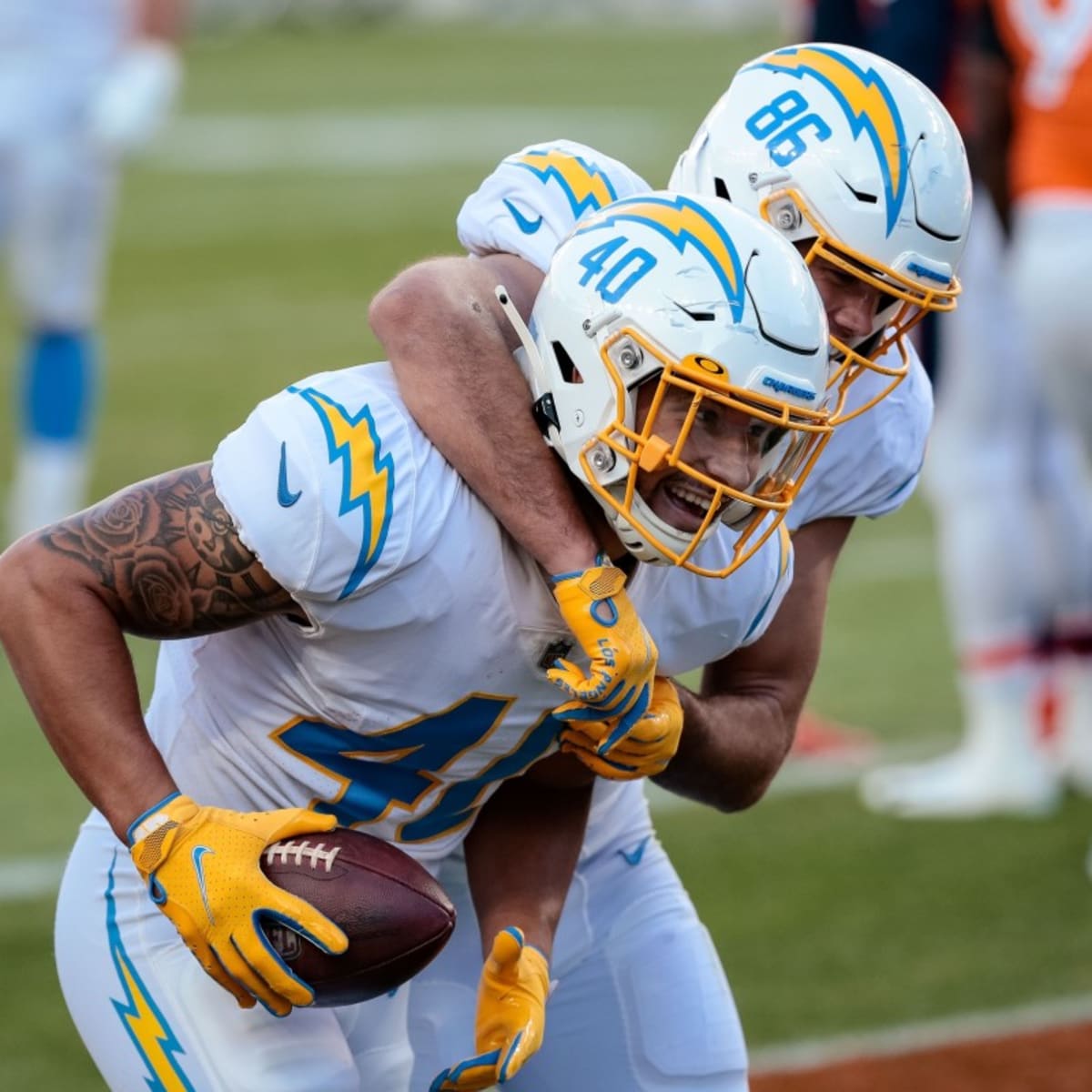 Live In-Game Updates: Los Angeles Chargers vs. Las Vegas Raiders Week 1 -  Sports Illustrated Los Angeles Chargers News, Analysis and More