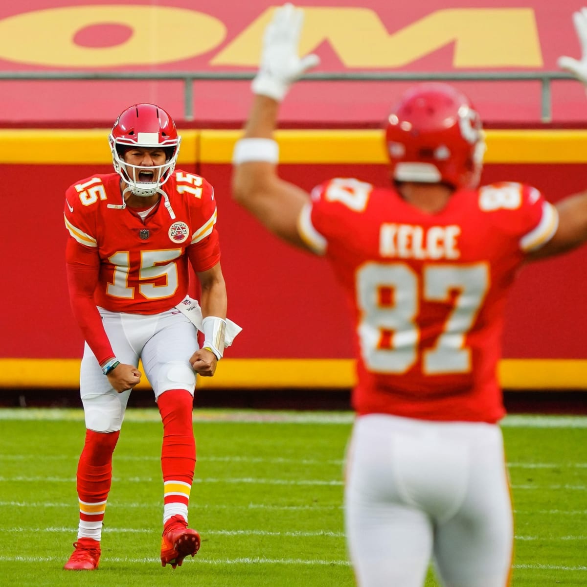 Report: KC Chiefs Place Right Tackle Mike Remmers on Injured Reserve -  Sports Illustrated Kansas City Chiefs News, Analysis and More