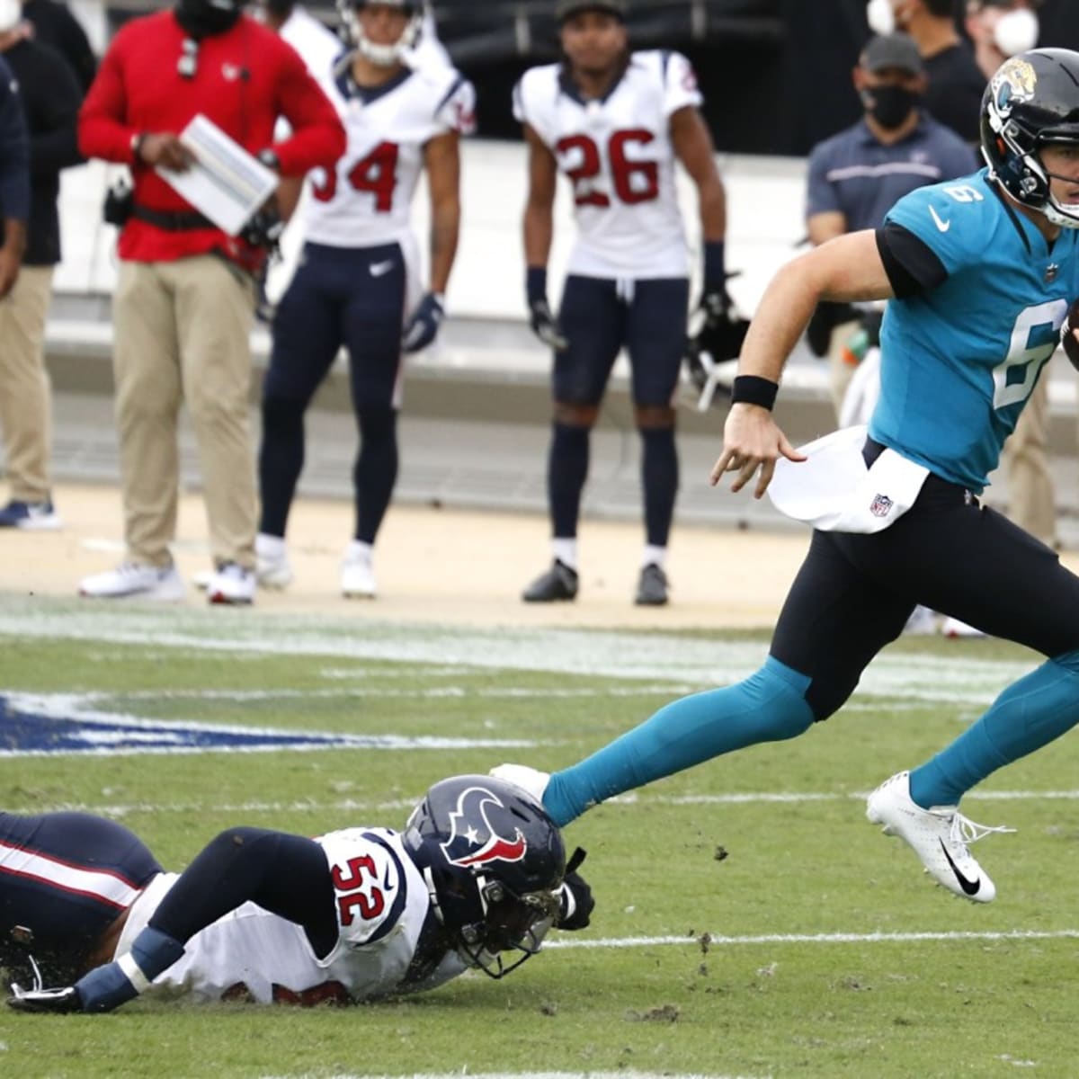 Jaguars rookie QB Jake Luton passes for 304 yards in loss to Texans