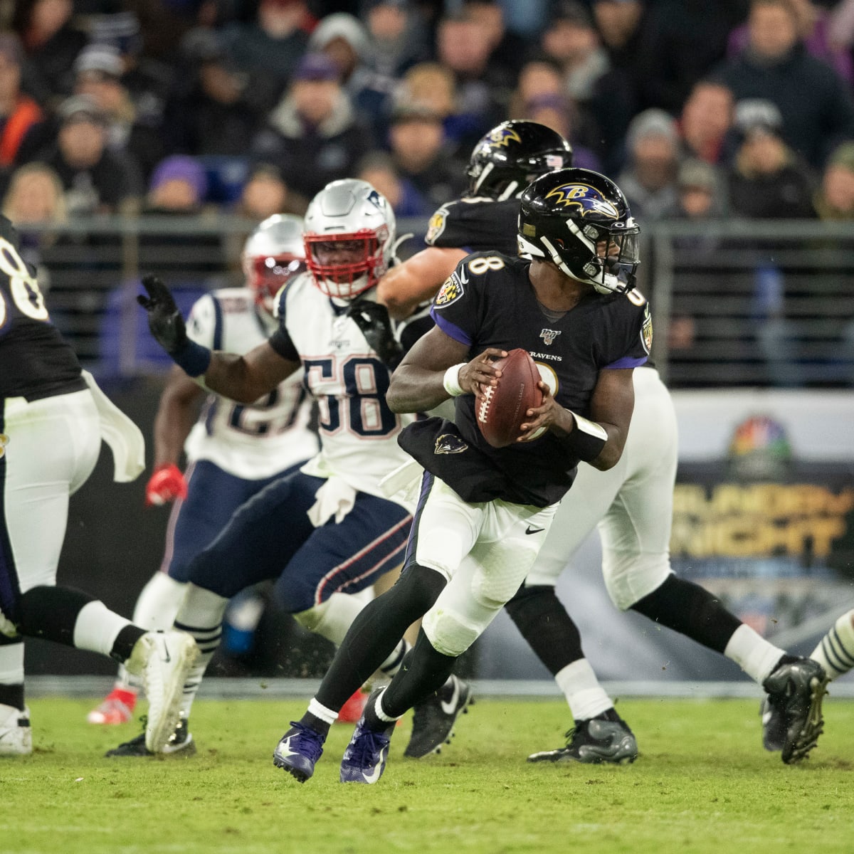 Ravens QB Lamar Jackson is using a Riddell SpeedFlex Precision Diamond with  an SF-2BD-SW facemask, 45% Oakley visor and a SportStar Victory…