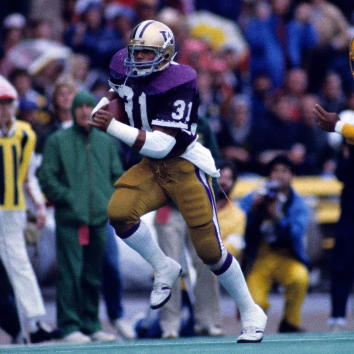 Road to 1991 Perfection: Turner KOd USC Player on a Kickoff - Sports  Illustrated Washington Huskies News, Analysis and More