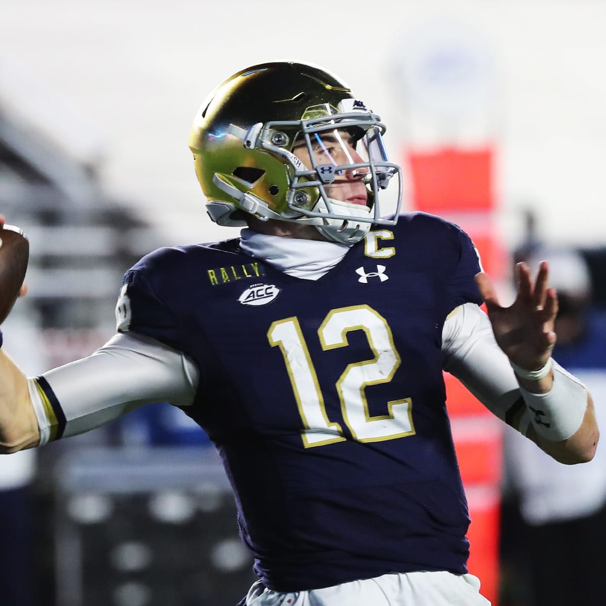 New Orleans Saints take Notre Dame QB Ian Book in 4th round of NFL draft -  ESPN