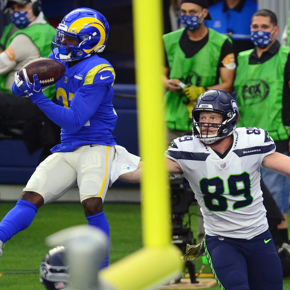 Russell Wilson struggles as Seahawks lose 23-16 to Rams