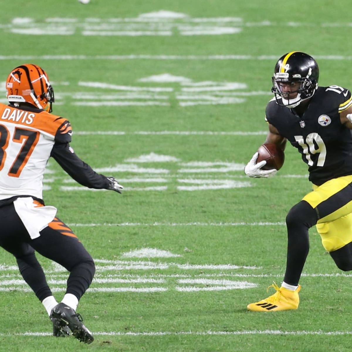 Big Ben and the Steelers taken down the Bengals 36-10