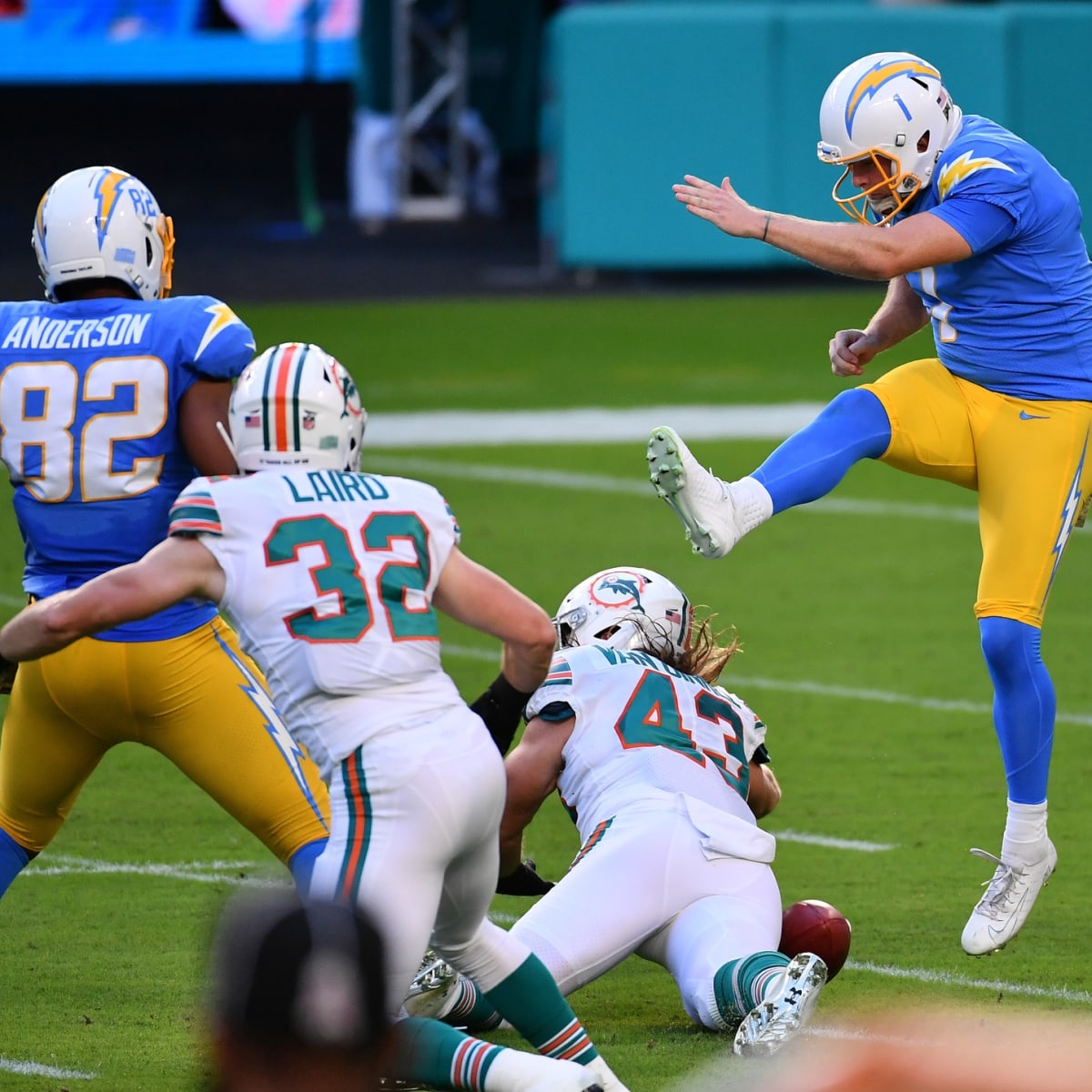 Chargers-Dolphins 2022: Key Moments and Highlights - Sports Illustrated Los  Angeles Chargers News, Analysis and More