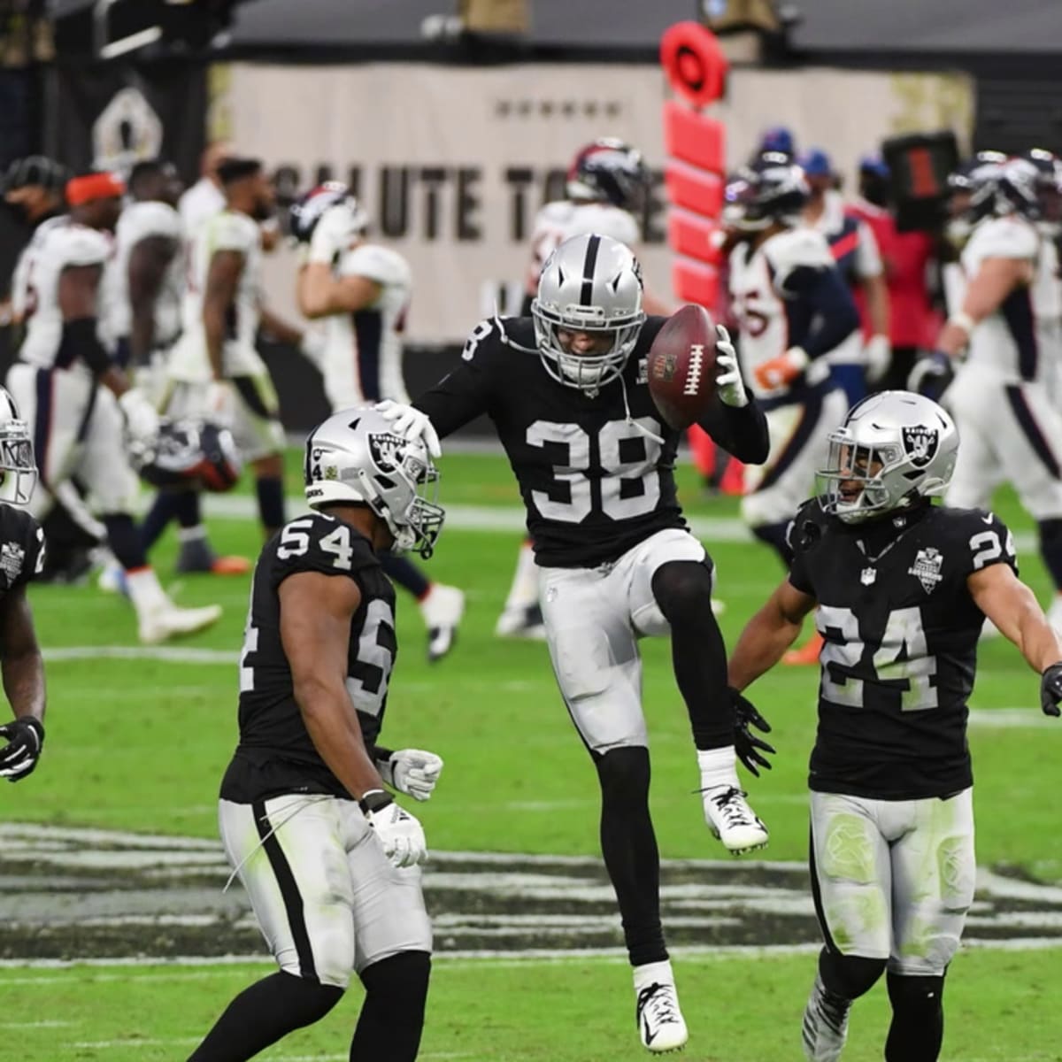 Las Vegas Raiders fall to the Kansas City Chiefs 30-29. - Sports  Illustrated Las Vegas Raiders News, Analysis and More