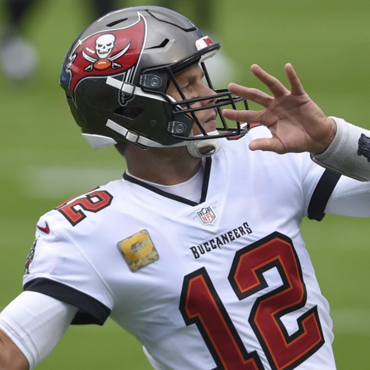 Naples Daily News - The 2022-23 NFL schedule is here! The Tampa Bay  Buccaneers will have Tom Brady under center once again when they take on  the Dallas Cowboys on Sept. 11