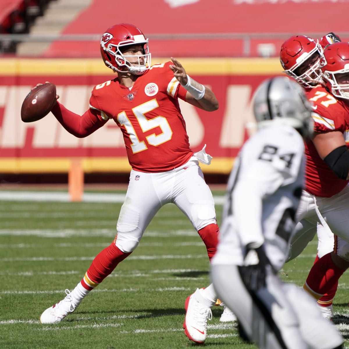 Josh Allen Nudged Patrick Mahomes During Wyoming-Texas Tech Double