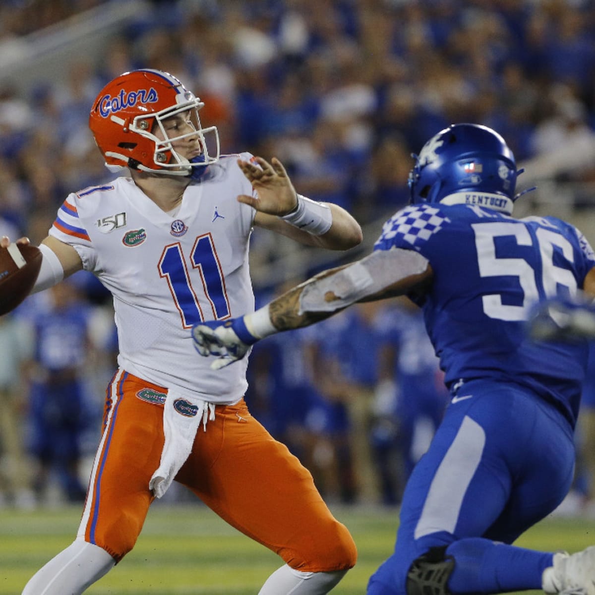 Arlington, TX, USA. 30th Dec, 2020. Florida Gators quarterback Kyle Trask  (11) passes the ball in action during the Florida Gators, versus the  Oklahoma Sooners college football game, at the Goodyear Cotton