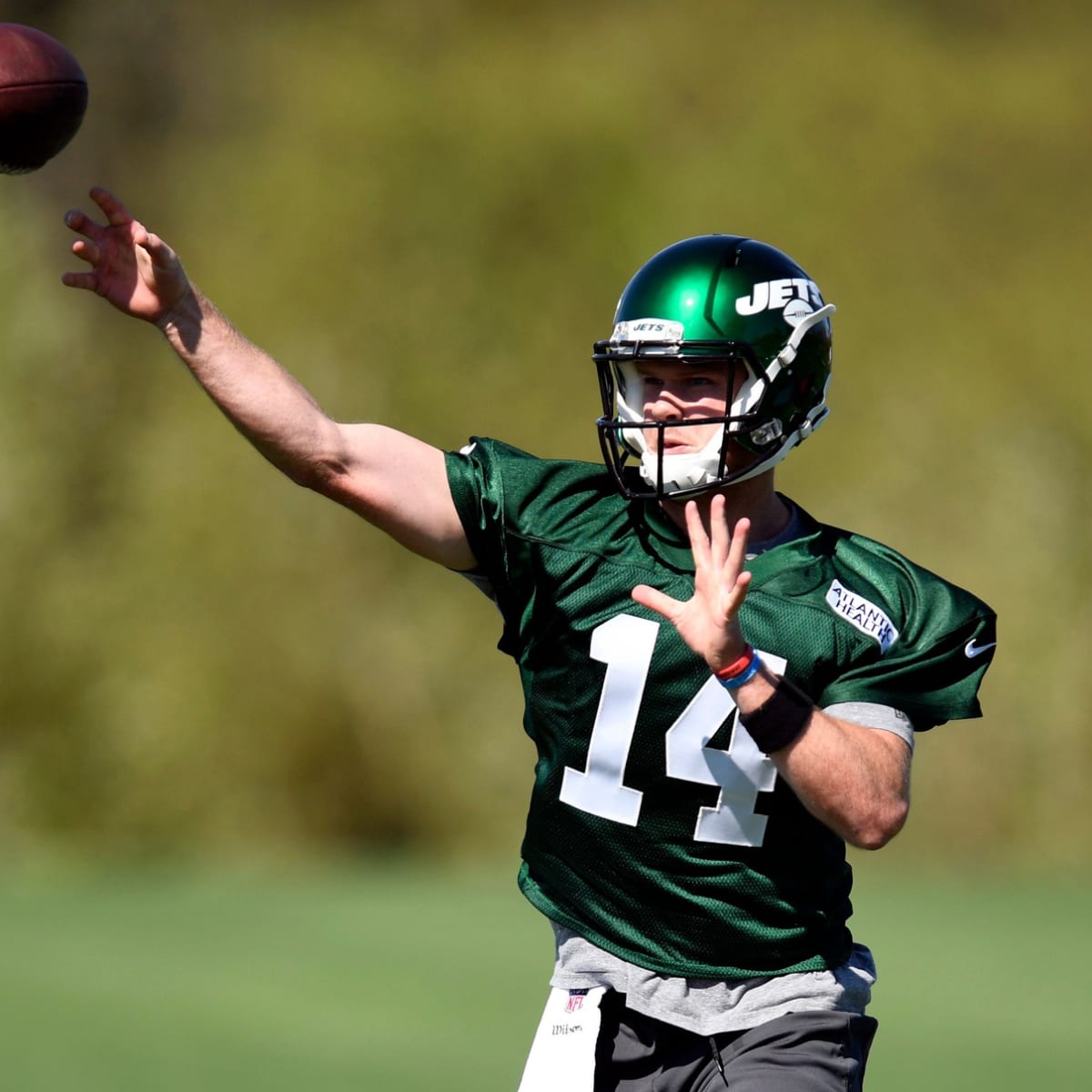 Jets' Sam Darnold returns to practice after shoulder injury