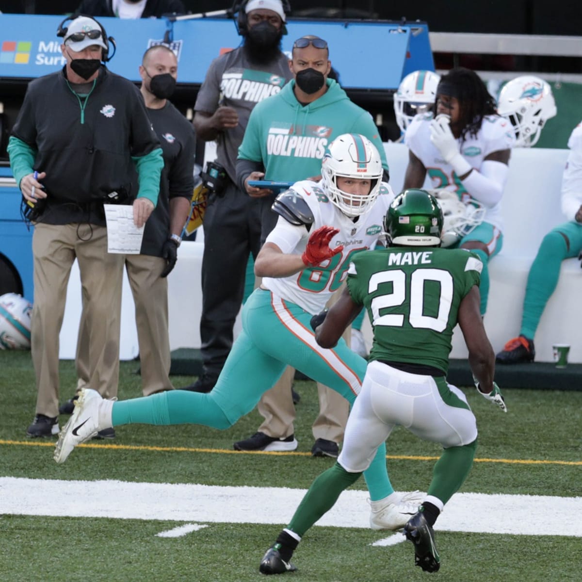 Jets-Dolphins Game Recap  Jets Shake Demons, Pull Away for 40-17 Win over  'Fins