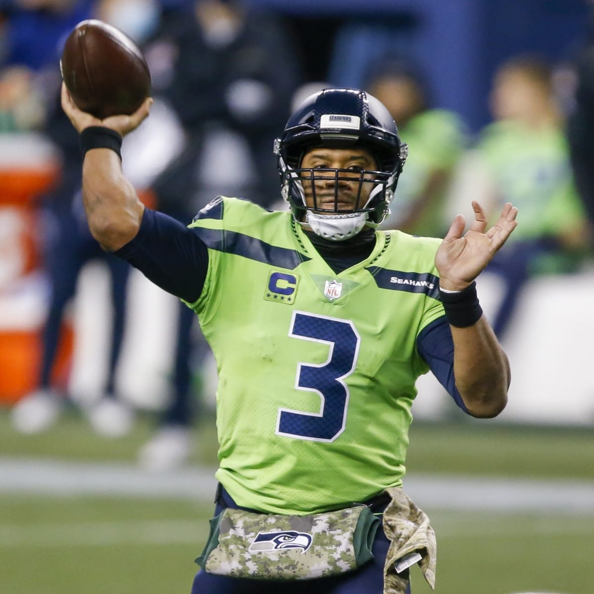 Seahawks QB Russell Wilson makes NFL history with win over Eagles - Seattle  Sports