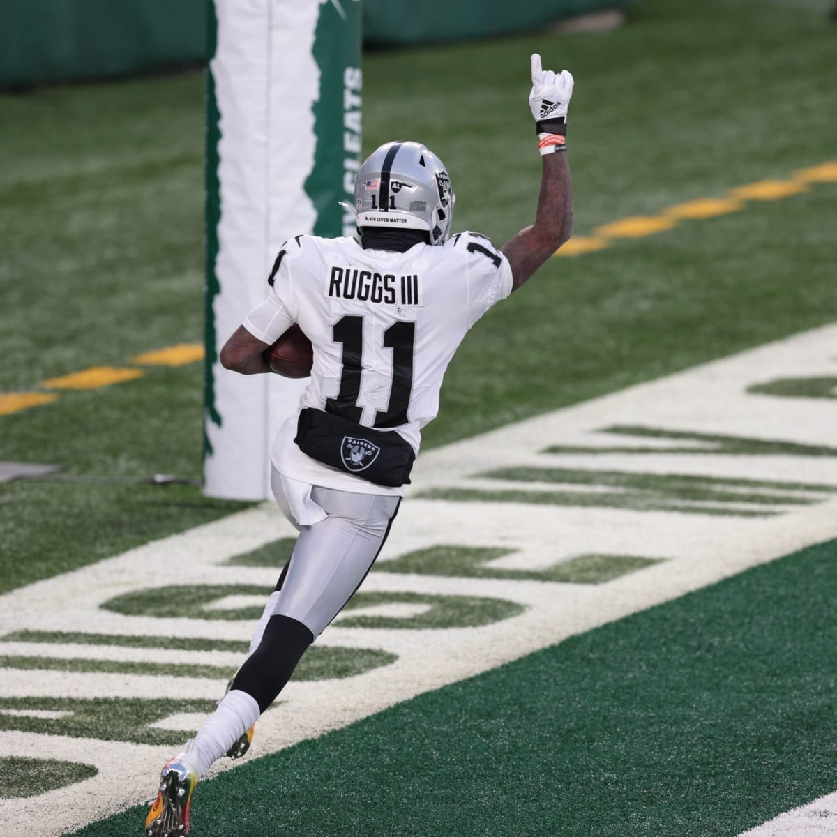 East Rutherford, New Jersey, USA. 24th Nov, 2019. Oakland Raiders defensive  end Clelin Ferrell (96) during a NFL game between the Oakland Raiders and  the New York Jets at MetLife Stadium in