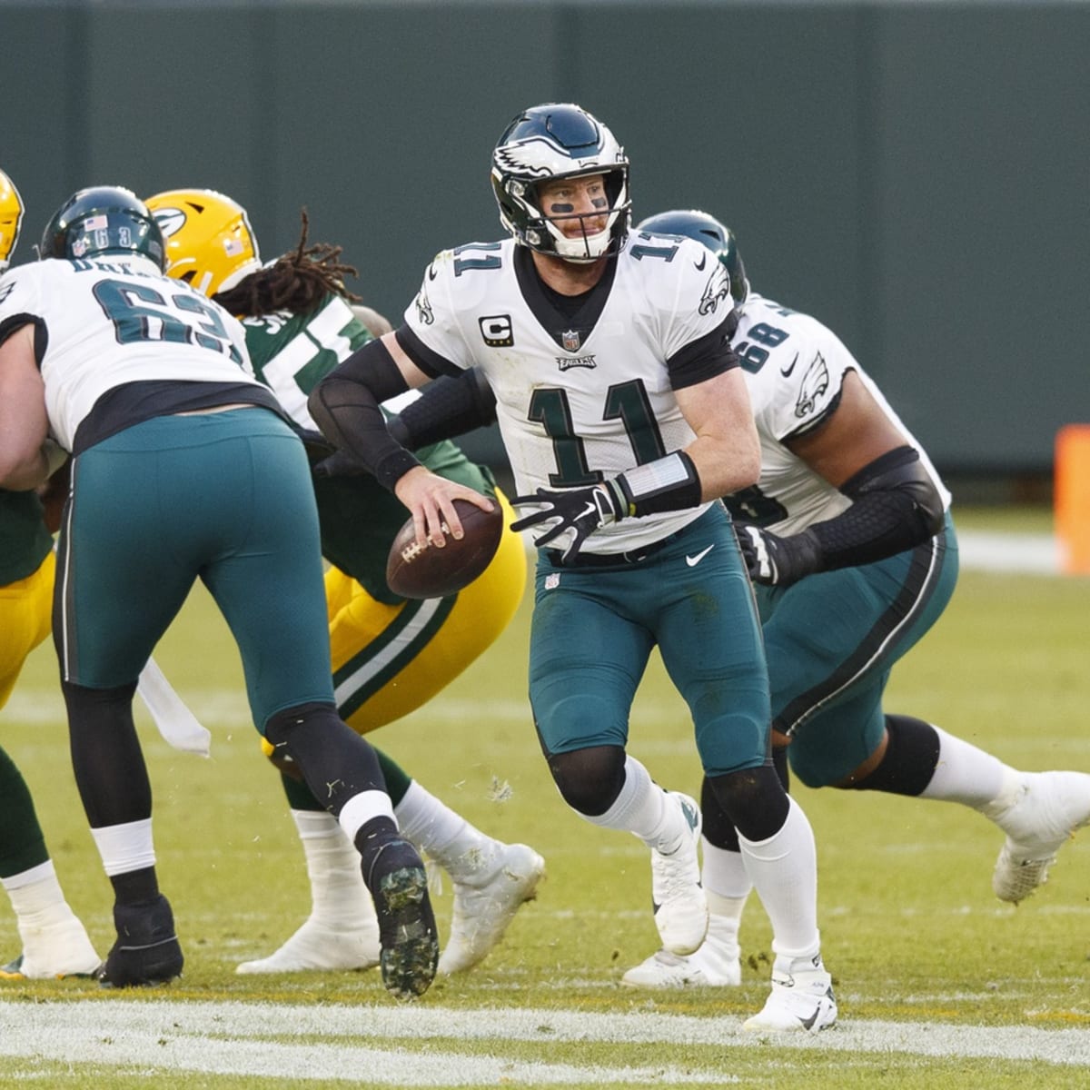 Eagles' Zach Ertz putting in extra work to reconnect with Carson Wentz 