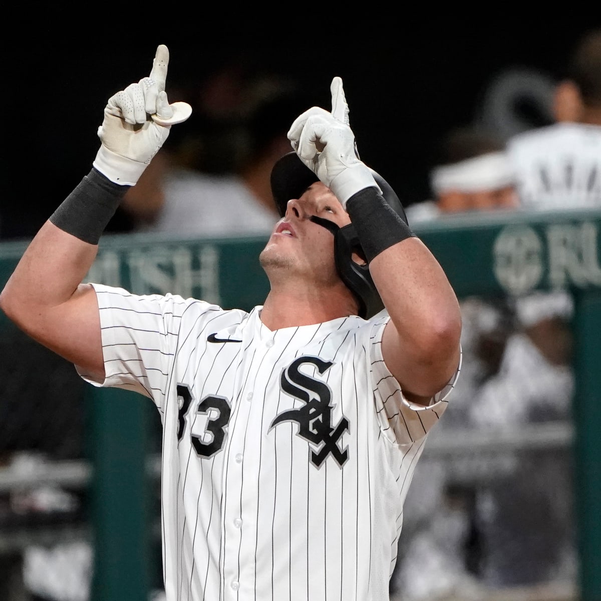 MLB rumors: Yankees, Mets linked to White Sox's James McCann, and