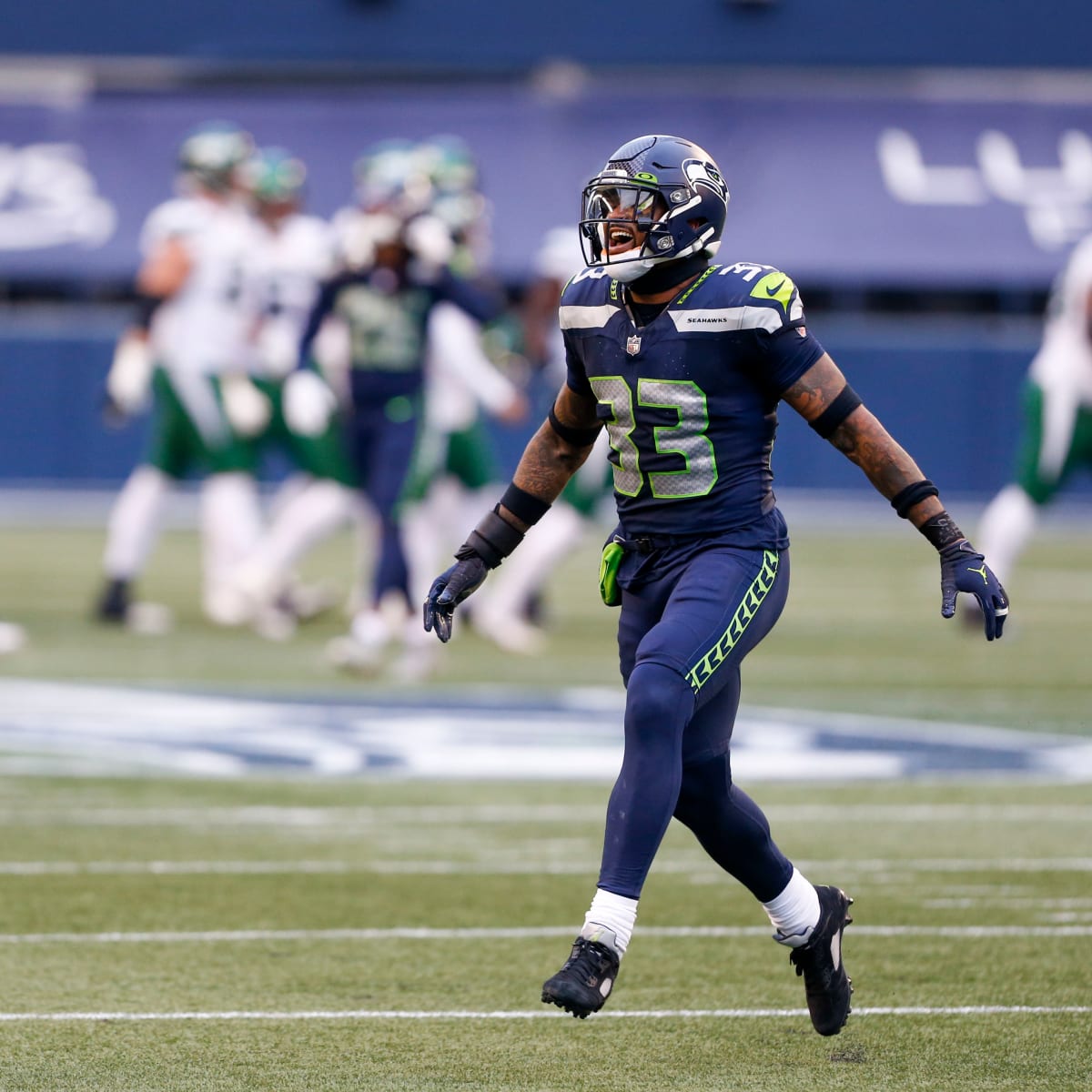 Wilson throws 4 more TDs, Seahawks rout winless Jets 40-3