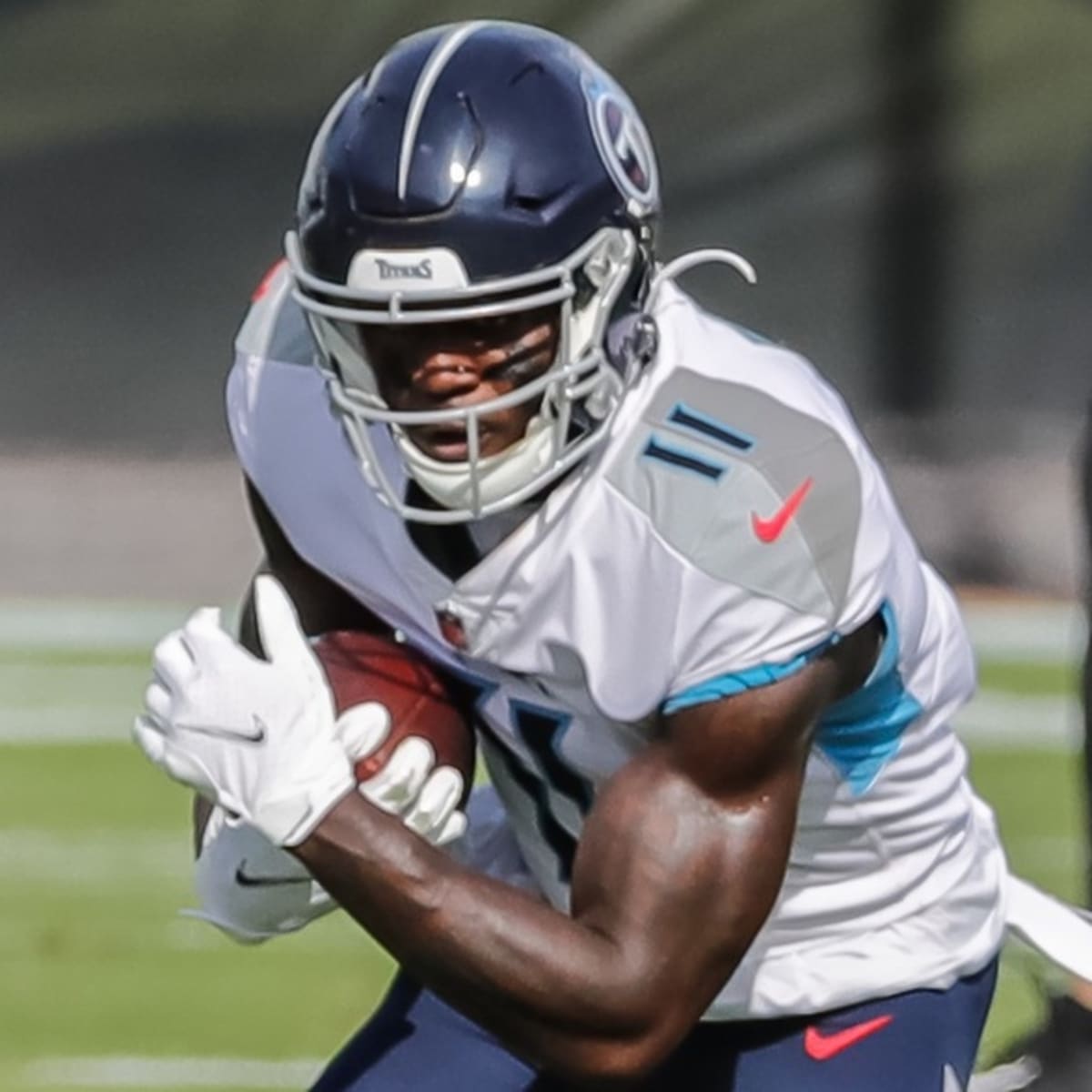 Titans rookie doesn't listen to talk comparing him to Brown