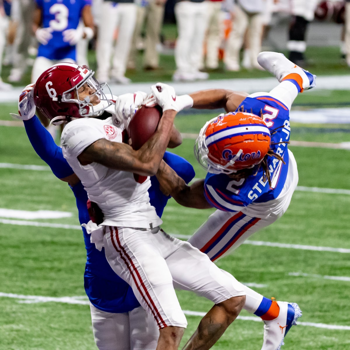 Alabama's Mac Jones, DeVonta Smith named Heisman Trophy finalists