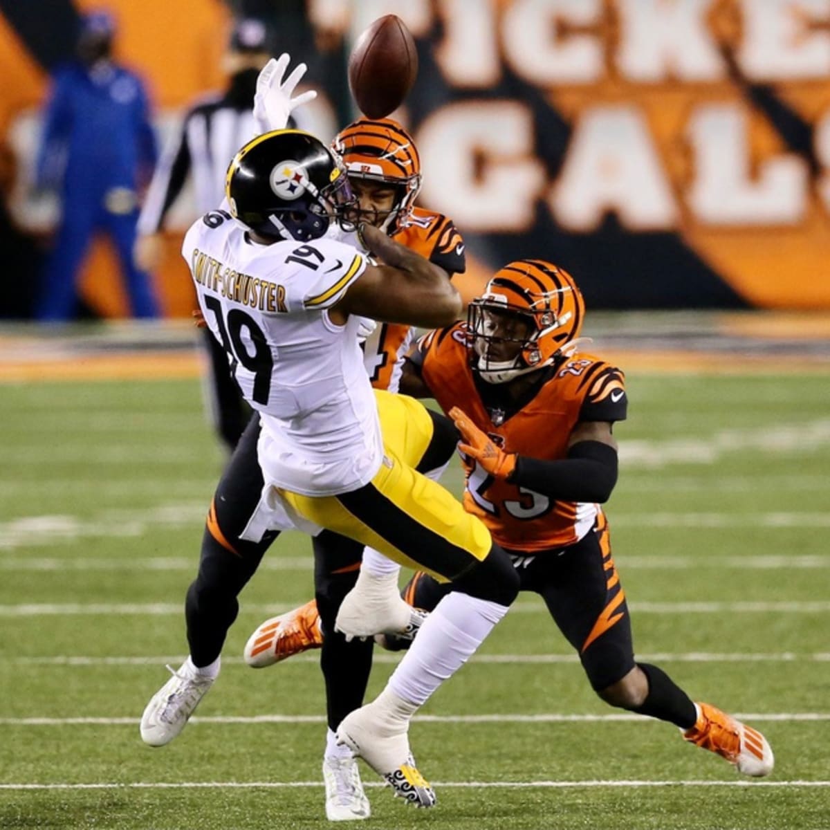 Steelers break out of funk, stomp Bengals on Monday Night Football