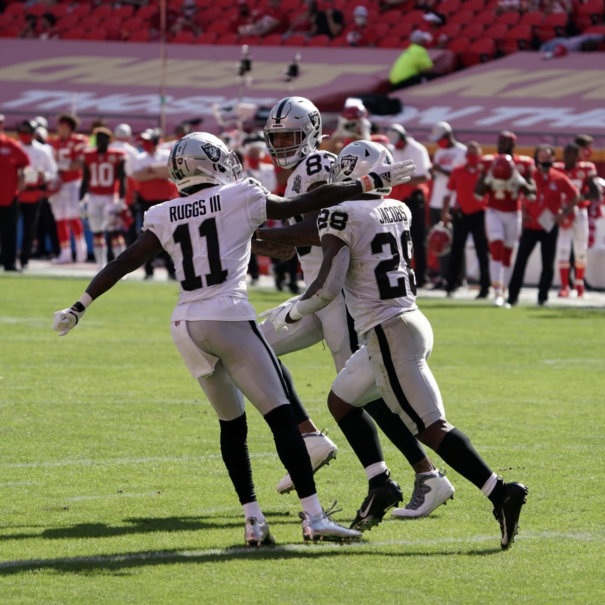 Josh Jacobs and Darren Waller named to Pro Bowl