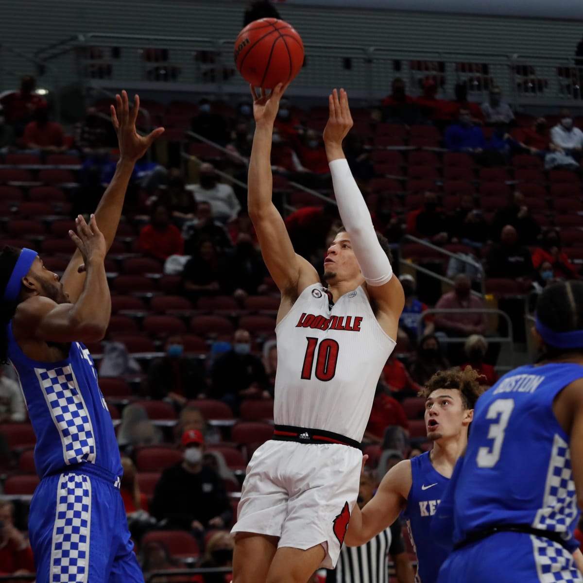 Louisville Takes Down Kentucky in Battle For the Bluegrass – The