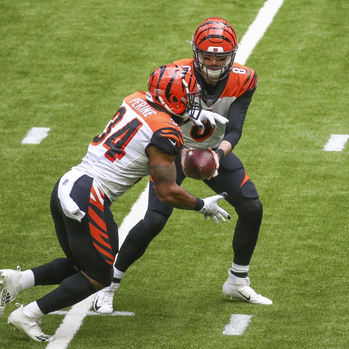 Cincinnati Bengals - Samaje Perine takes it 46 yards to the HOUSE