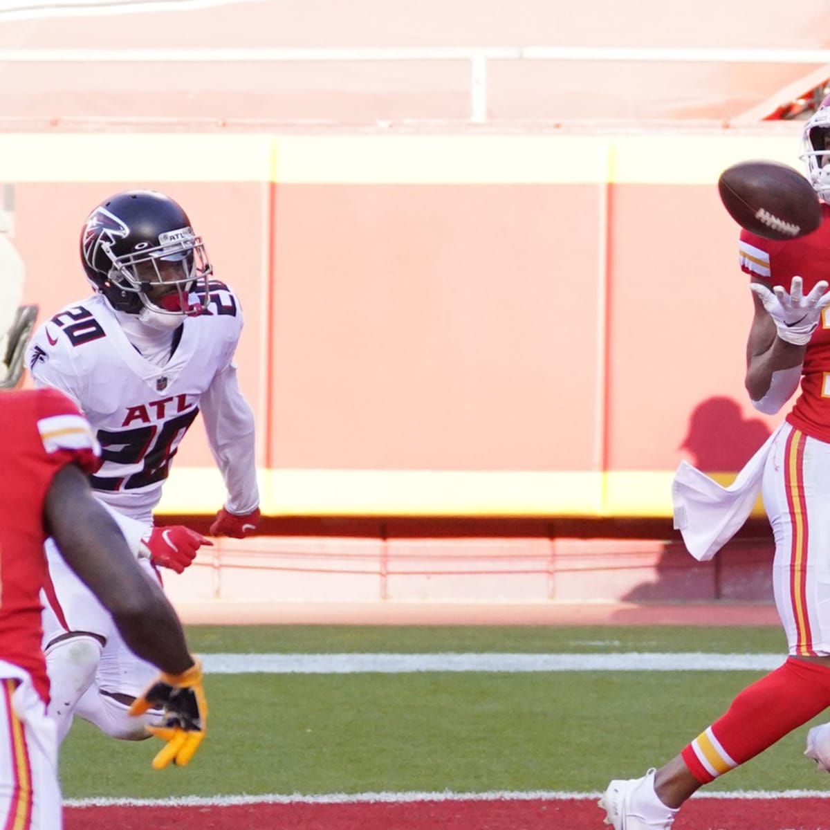 Chiefs clinch first seed with divisional win in Vegas - ABC17NEWS