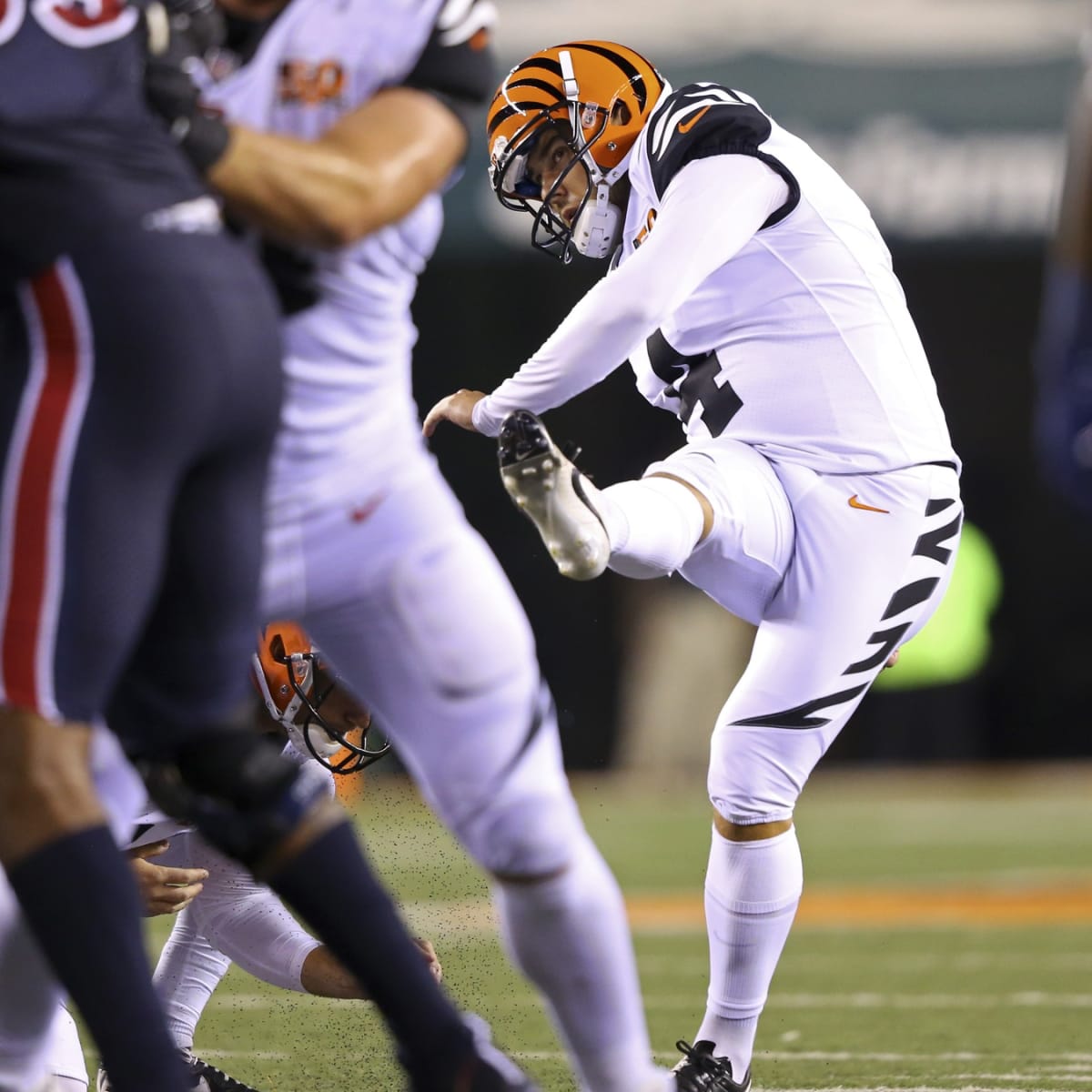 Bengals vs. Titans Inactives: Akeem Davis-Gaither out; Teair Tart