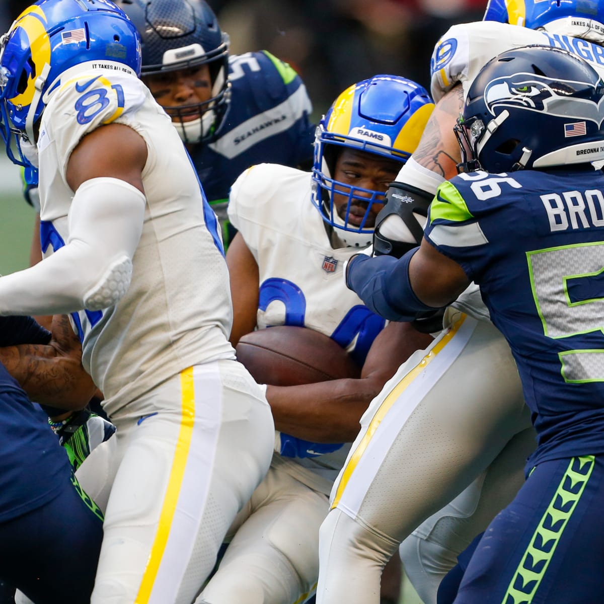 Seahawks Defense Makes Goal-Line Stand; Escapes in Outrageous Fashion vs  49ers