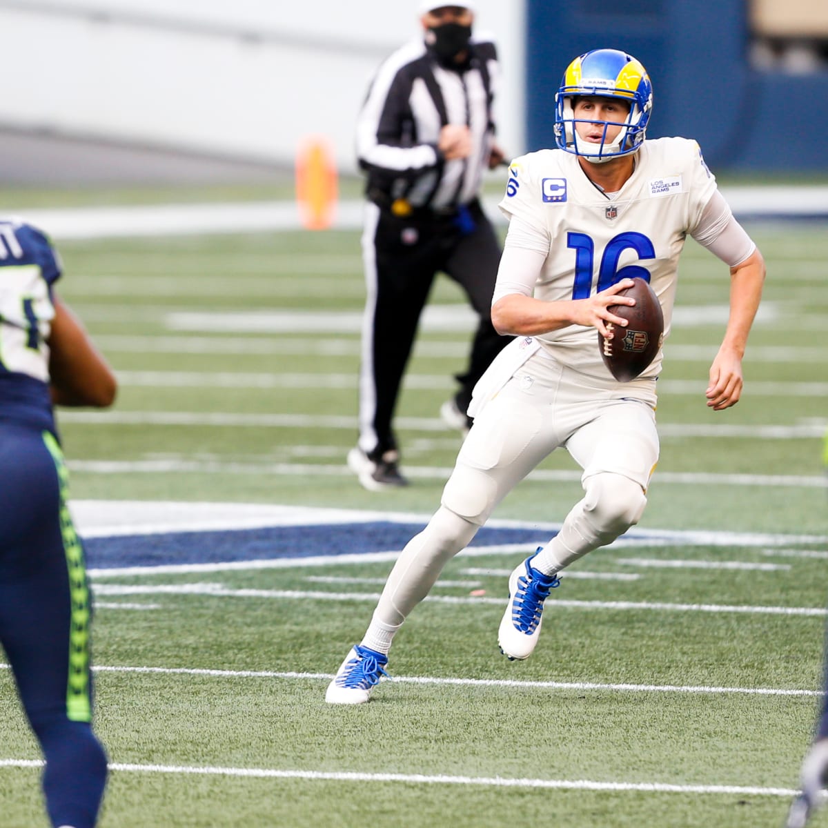 Report: Rams QB Jared Goff suffers broken thumb in loss to Seahawks