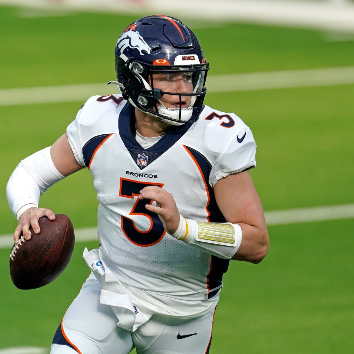 Denver Broncos: Jake Plummer still believes in Drew Lock, with a but