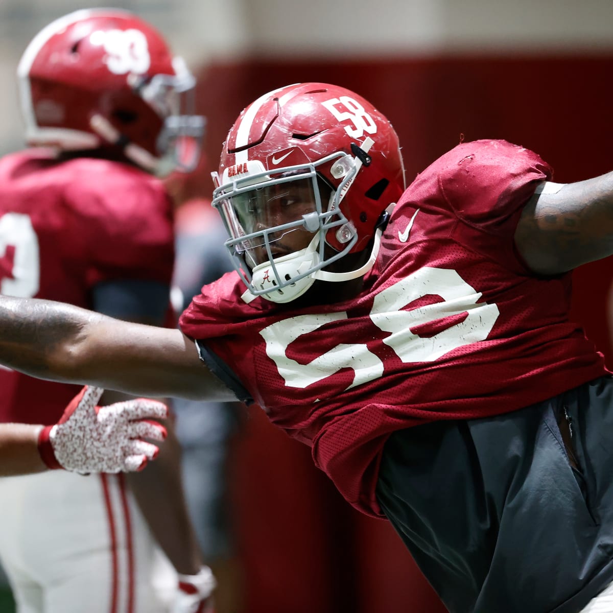 Alabama football's Landon Dickerson does cartwheels behind Mac Jones at Pro  Day