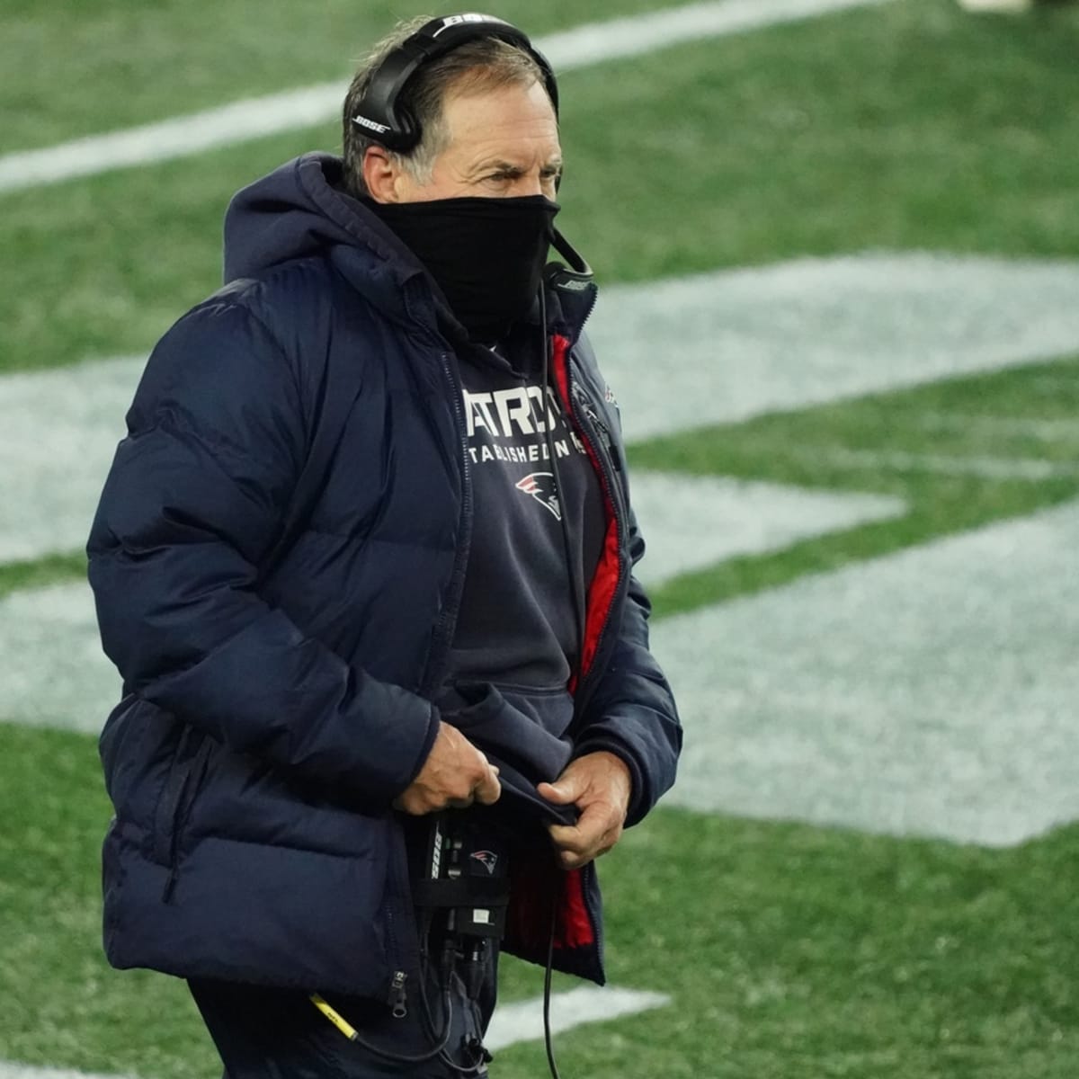 Social media roasts Bill Belichick for text message gaffe