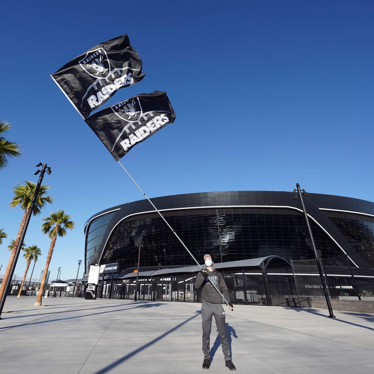 Longtime Raiders fans frustrated by passive Las Vegas fans, Raiders News