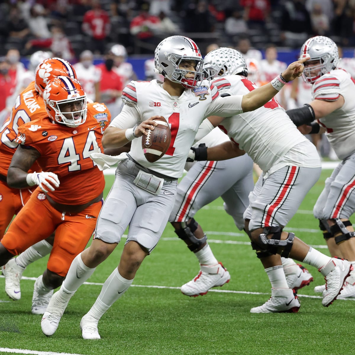 Justin Fields throws for 6 TDs as Ohio State blows out Clemson 49-28 and  will meet Alabama for the national title – Daily Press