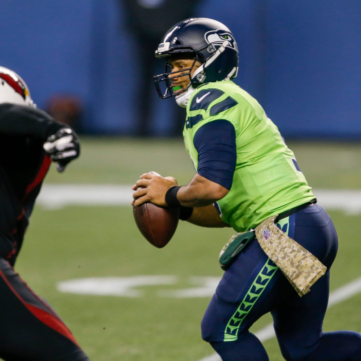 NFL: Seattle nears wild card - Los Angeles Times