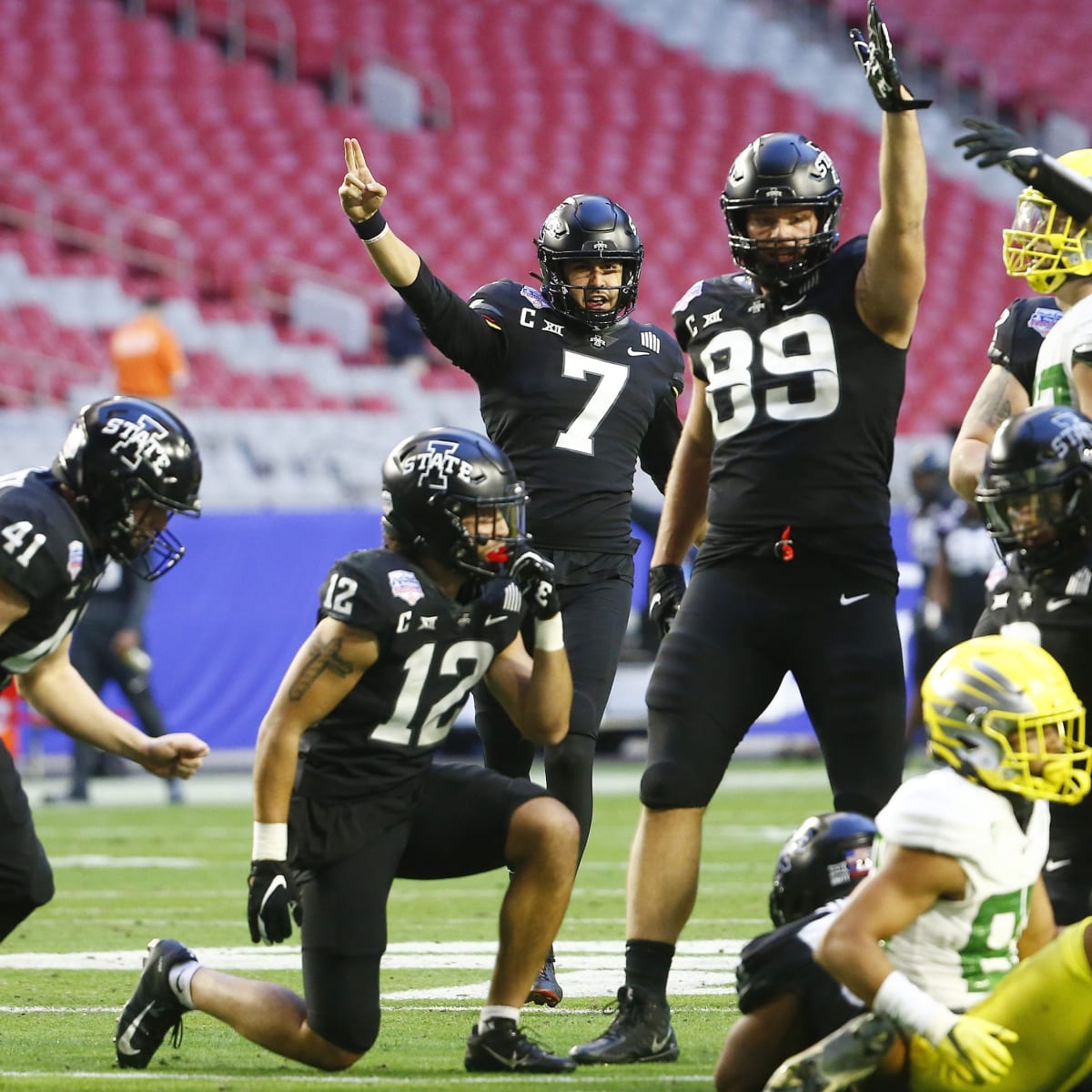 No. 12 Iowa State beats No. 25 Oregon 34-17 in Fiesta Bowl