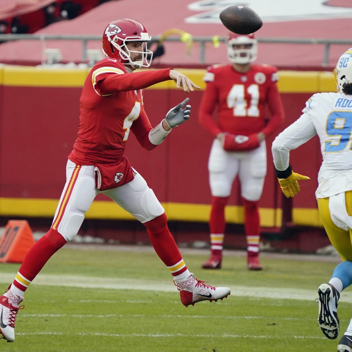 Chiefs fall to 1-2 after after turnover-plagued loss to Chargers