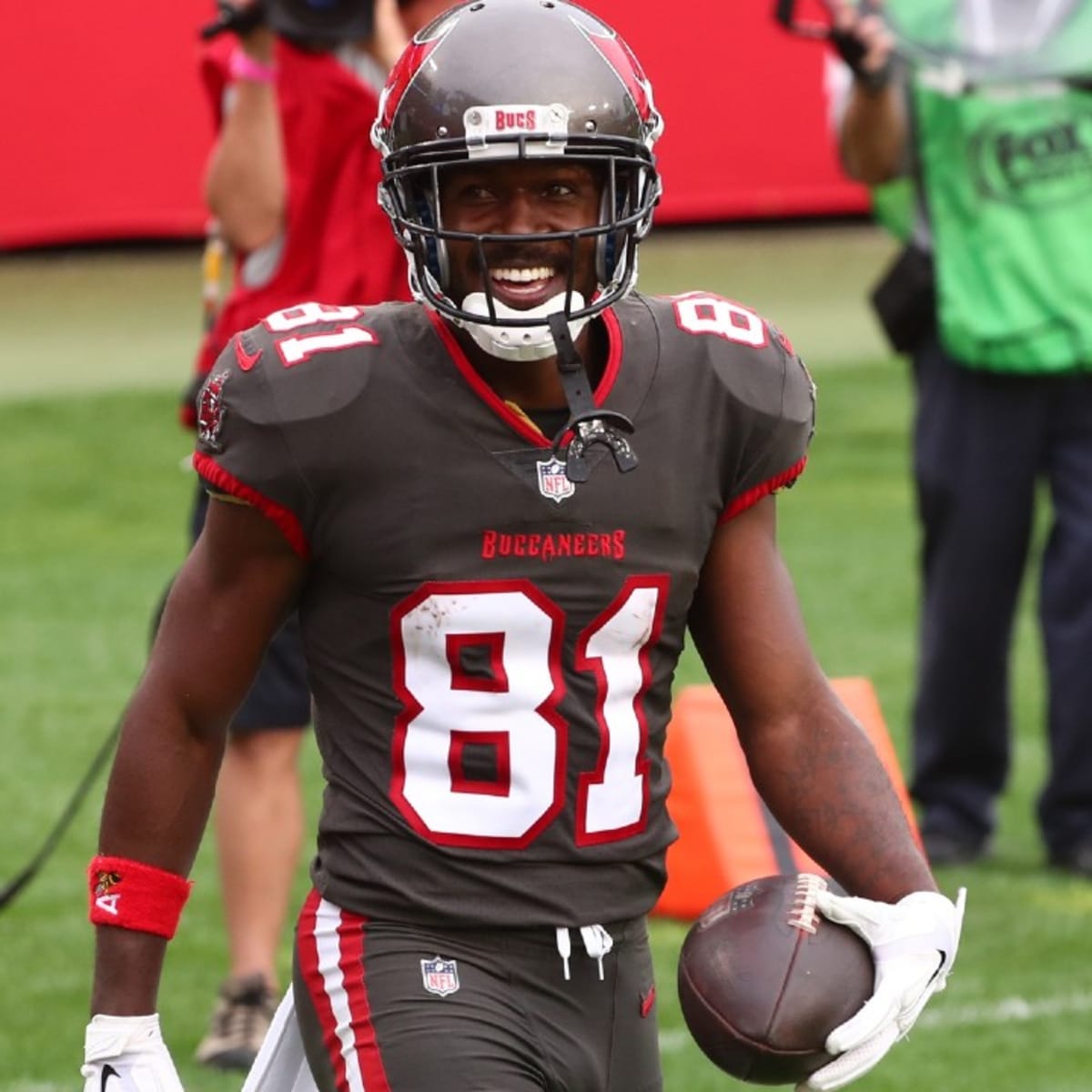 Tampa Bay Buccaneers veteran wide receivers Antonio Brown, Mike